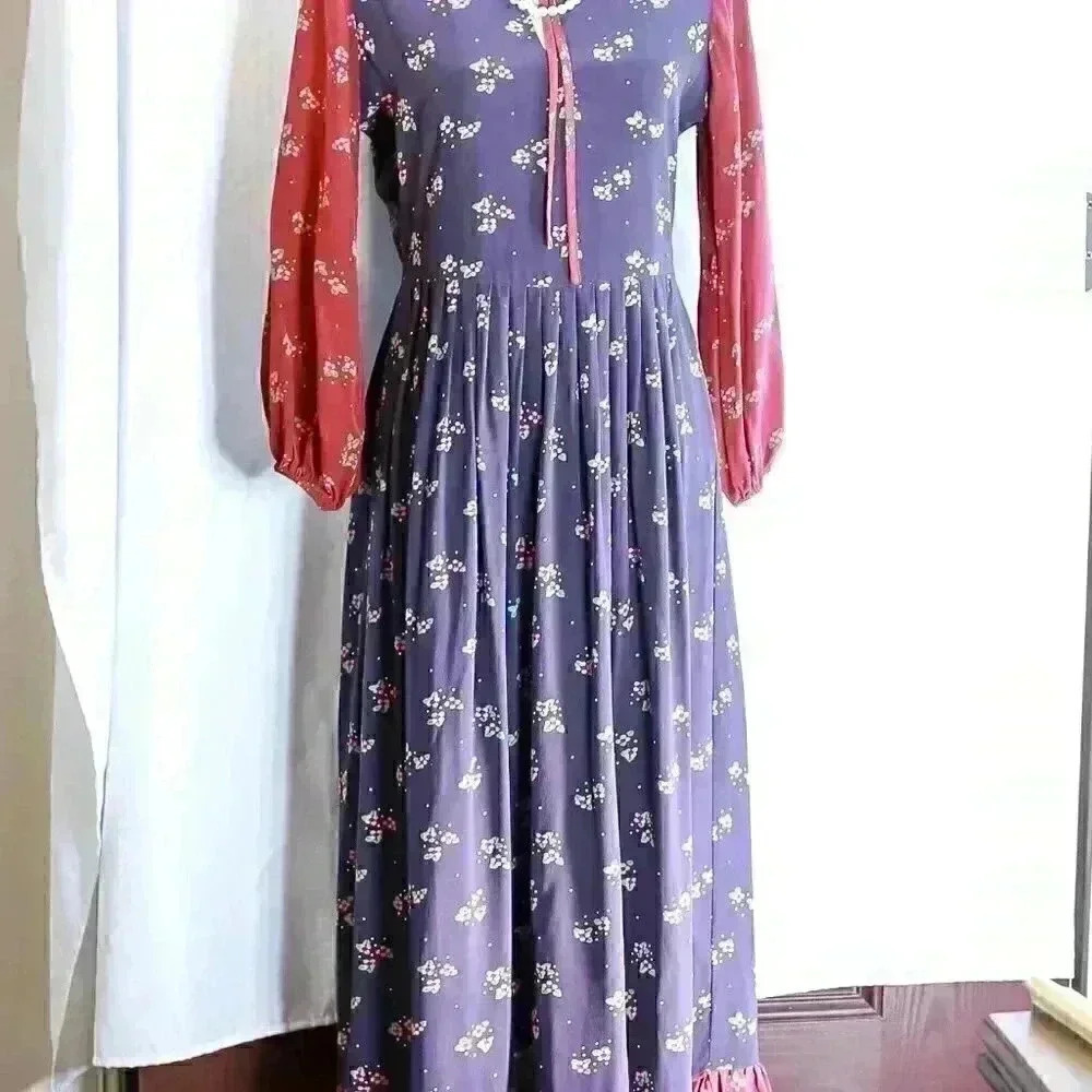 Warm Size 1 (S) blue/cranberry floral long sleeve pleated prairie dress